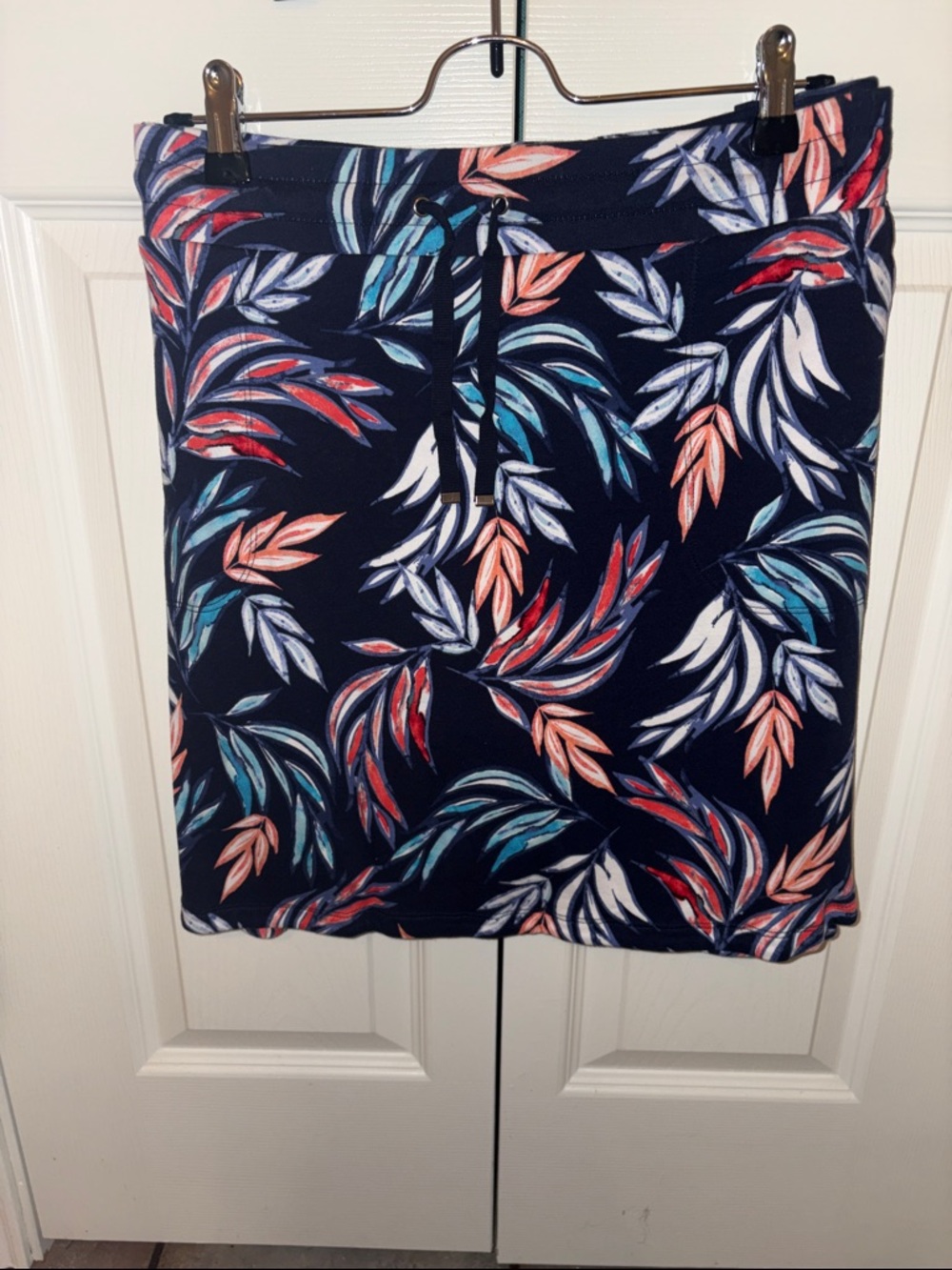 croft & barrow Navy Leaf Print Skirt with Coral and Teal Accents